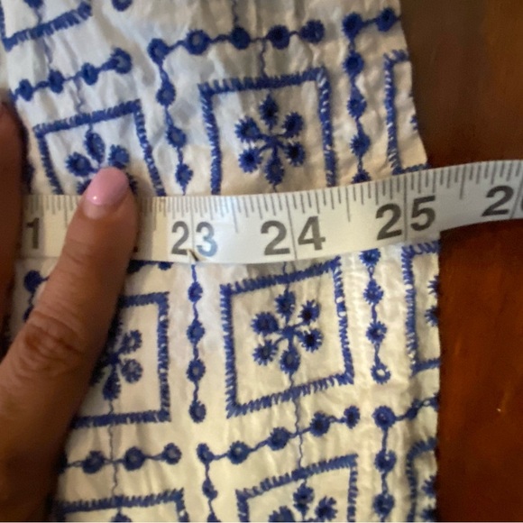 Versona White and Blue Patterned eyelet  Top size Large 100% cotton - Picture 10 of 10